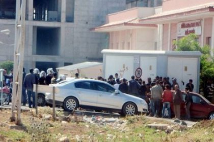 Suriyeliler hastane basıp askerleri dövdü
