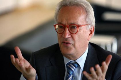 Swoboda: Gül, internet kanununu iade etmeli
