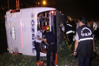 Yolcu Otobüsü Devrildi: Ölü ve Yaralılar Var