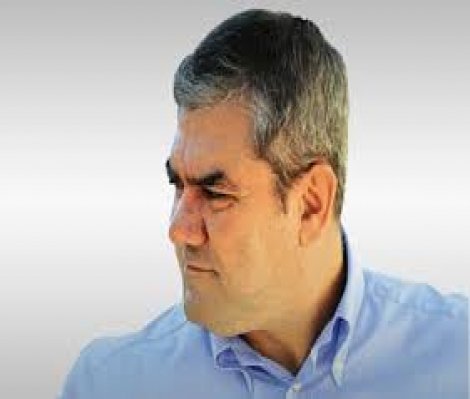 Altın varaklı padişah koltuğu Altın varaklı padişah koltuğu