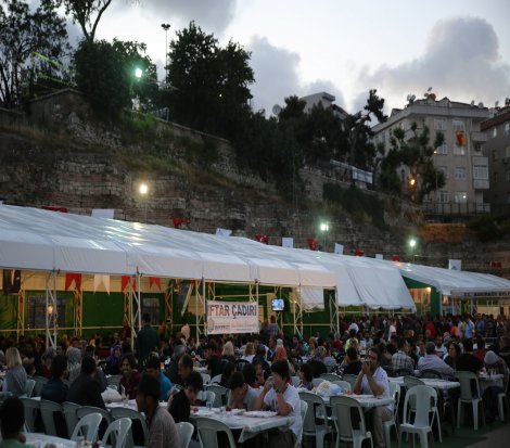 Bakırköy'de paylaşmanın mutluluğu yaşanıyor