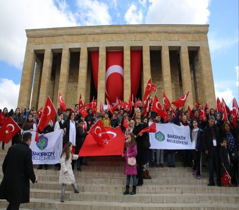 Bakırköylü Çocuklar Atamıza Mektuplarını Götürdü