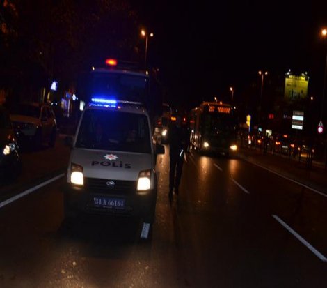 Balmumcu'da polis yolu kesti