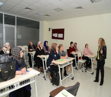 Beylikdüzü'nde okuma yazma öğrenmeyen kalmayacak