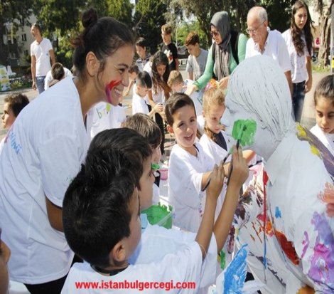 Bucalı çocuklar barışın resmini çizdi