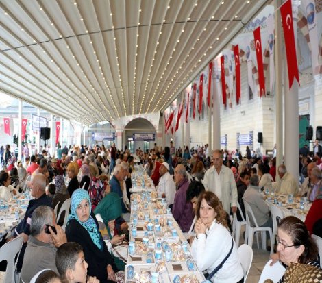 Büyükçekmece Belediye'si Ramazan Ayı'nın ilk iftarını gerçekleştirdi