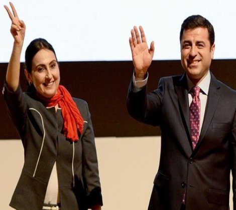 Demirtaş ve Yüksekdağ mal varlıklarını TBMM'ye sundu