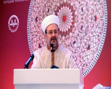 Diyanet: Dünyanın Paris için ayağa kalkmasını ibretle izledik