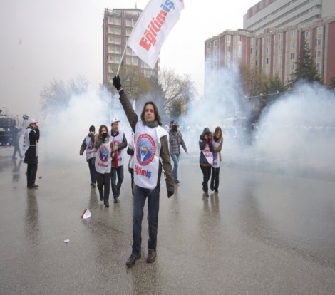 Eğitim-İş; Emek ve Laik Mücadelemiz engellenemez