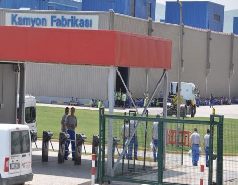 Eskişehir'de otomotiv işçilerinden iş bırakma eylemi