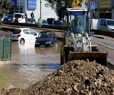 Fransa'nın güneyini sel vurdu: 13 ölü, 6 kayıp