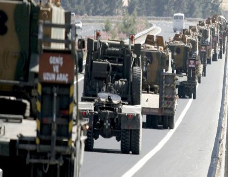 Gaziantep'ten gönderilen tank ve zırhlı araçlar Kilis'e ulaştı