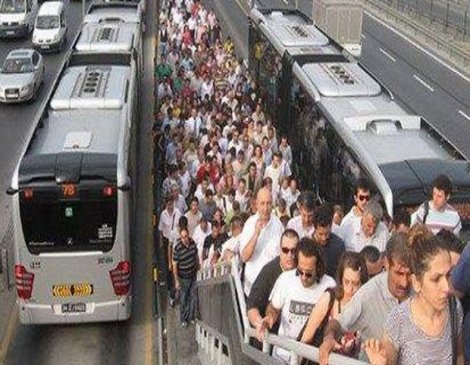 Metrobüste canlı bomba aradılar