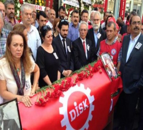 Sabahat Türkler, DİSK önünde ki tören sonrası toprağa verildi