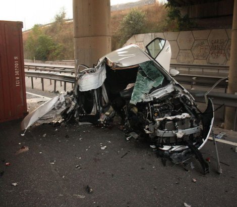 Sakarya'da trafik kazası: 3 ölü, 3 yaralı