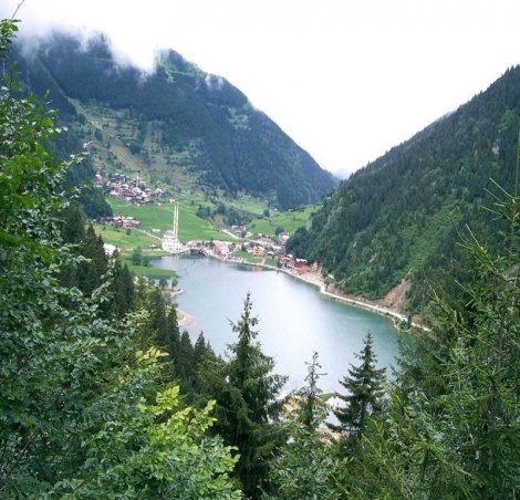 Uzungöl'ü baharda görmek lazım