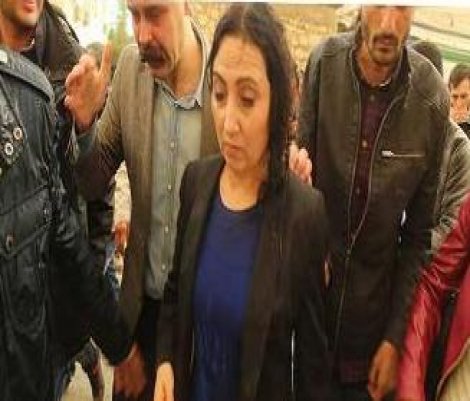 Yüksekdağ'ın başına gaz fişeği isabet etti