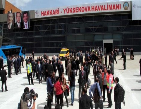 Yüksekova Havalimanı açıldı