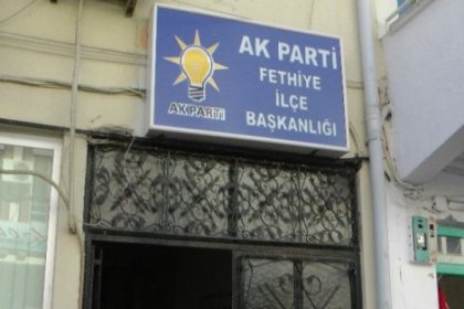 AK Parti binası önünde patlama