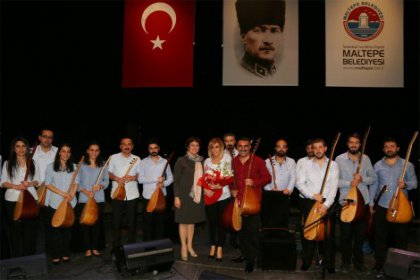 Bağlama orkestrası büyüledi