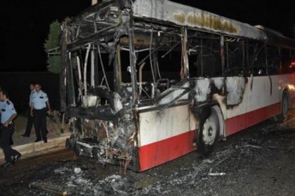 Belediye otobüsüne molotof kokteylli saldırı