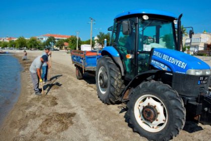 Çandarlı Plajlarında Sabah Temizliği