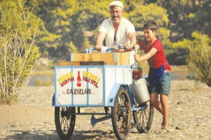 Cem Yılmaz'ın yeni filmi vizyon için gün sayıyor