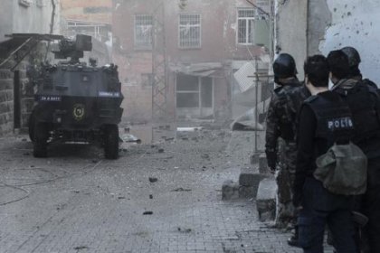 Diyarbakır’ın merkez Sur İlçesi’nde çatışmada 1 kişi öldü