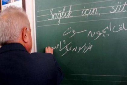 Edirne Valisi'nin son vukuatı: Sınıfta tahtaya Osmanlıca yazdı