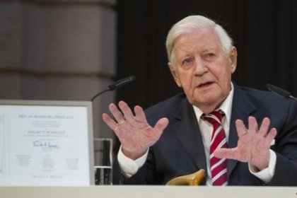 Eski Almanya Başbakanı Helmut Schmidt hayatını kaybetti