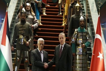 Gazze’de terör estiren zat el sallıyor