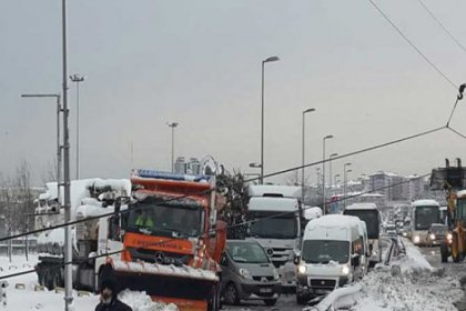 İstanbul kar esaretini yaşıyor!