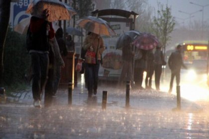 İstanbul'u sağanak vurdu