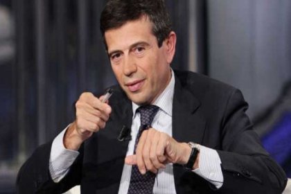 İtalya'da kol saati bakanı istifa ettirdi