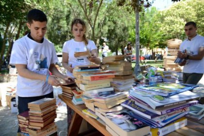 Kadıköy'den 26 bin kitap yola çıktı