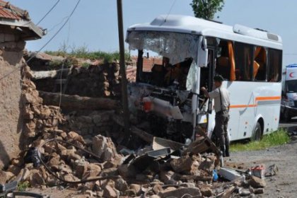 Kapadokya yolunda midibüs kaza yaptı