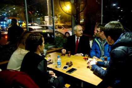 Kılıçdaroğlu Denizli'de öğrenci kahvehanelerinde