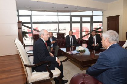 Kılıçdaroğlu, DİSK, KESK ve TMMOB yöneticilerini kabul etti