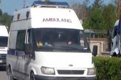 Mardin'de teröristler ambulansa ateş açtı