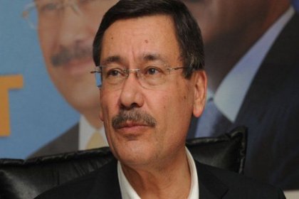 Melih Gökçek'in izinsiz SMS'i sosyal medyayı karıştırdı