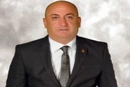 Metin Kaya, CHP İstanbul İl binasında milletvekili aday adaylığını açıklıyor