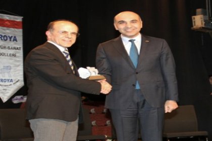 Pekünlü'ye Atatürkçülük Ödülü Başkan Kerimoğlu'ndan