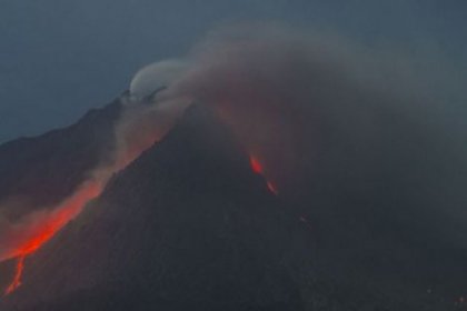 Raung Yanardağı tekrar faaliyete geçti