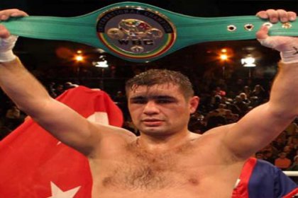 Sinan Şamil Sam hayatını kaybetti