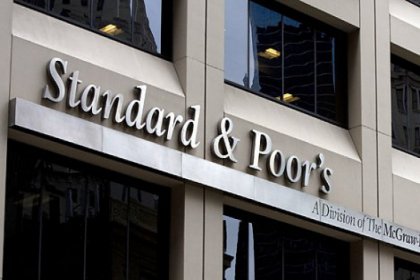 Standard&Poor's Türkiye'nin kredi notunu kırdı