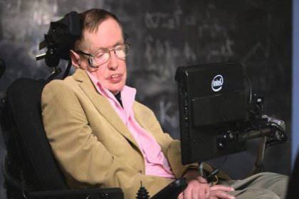 Stephen Hawking yeni teorisini açıkladı