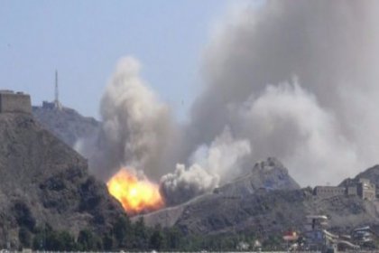 Yemen'in Aden kentinde orduya ait silah deposunda patlama