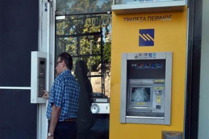 Yunanistan'da bankalar pazartesi günü açılıyor