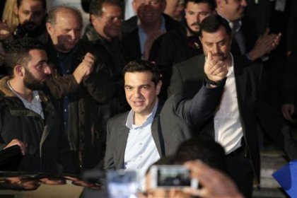 Yunanistan'daki seçimleri kazanan SYRİZA, koalisyon için ANEL'le anlaştı