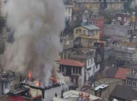 Acemli Camisi'nin Yatılı Hafızlık Kuran Kursu'nda yangın